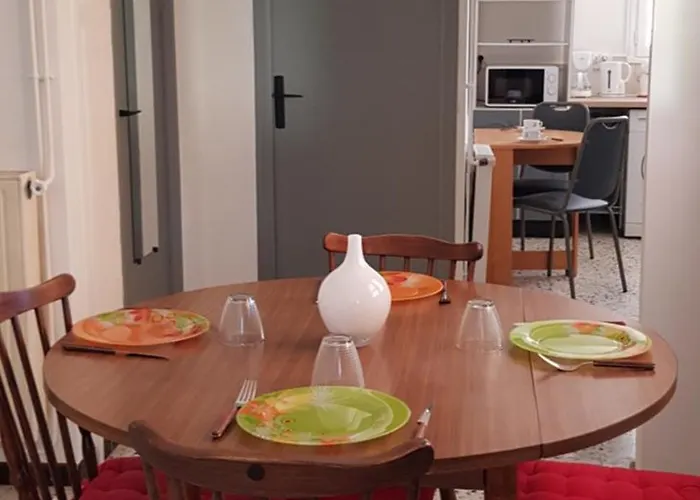 Bas De Rez De Jardin * לה גארד