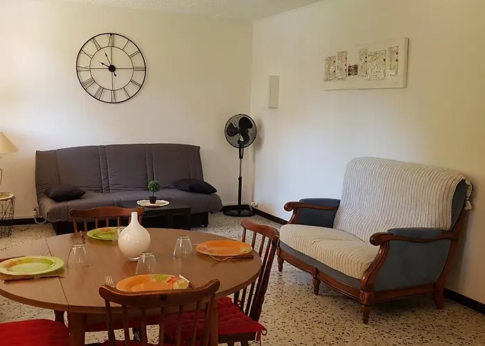 Bas De Rez De Jardin * לה גארד